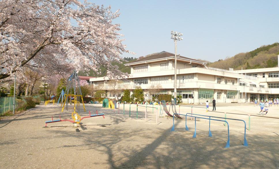 【比企郡小川町大字青山のアパートの小学校】