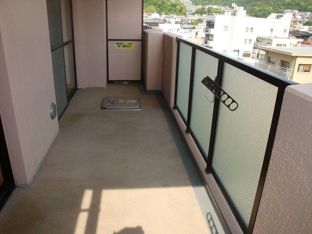 【広島市東区牛田旭のマンションのバルコニー】