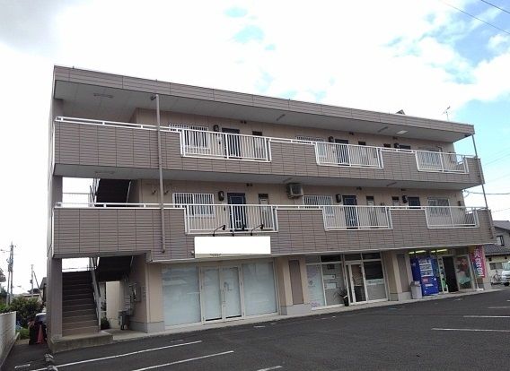 福島市本内のマンションの建物外観