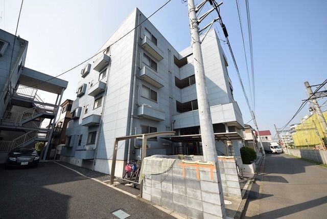 川越市藤原町のマンションの建物外観