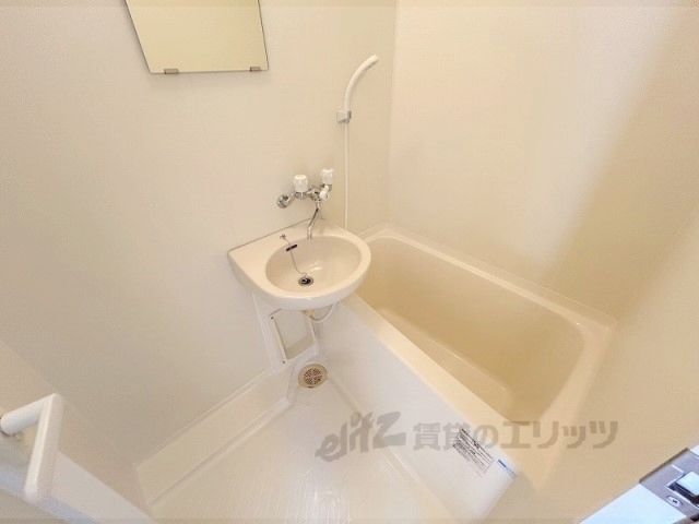 バス・シャワールーム　バス