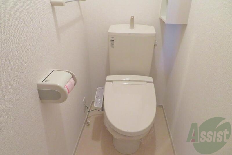 トイレ　温水機能トイレで毎日快適に使用出来ますね。