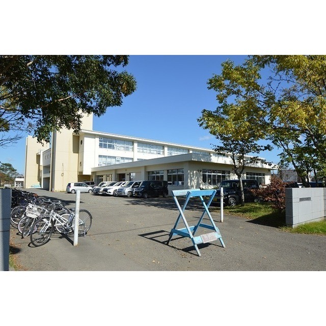 小学校　鳥取西小学校（小学校）まで900m