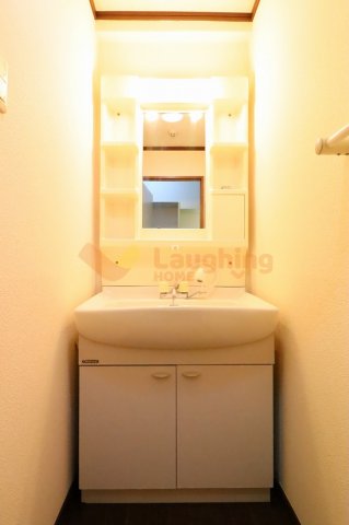 洗面設備　使いやすい洗面所です