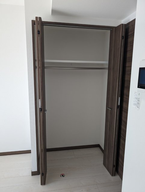 収納　※同じＧＥＮＯＶＩＡシリーズの内装です。実物とは異なります。