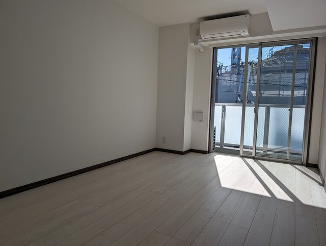 居室・リビング　※同じＧＥＮＯＶＩＡシリーズの内装です。実物とは異なります。