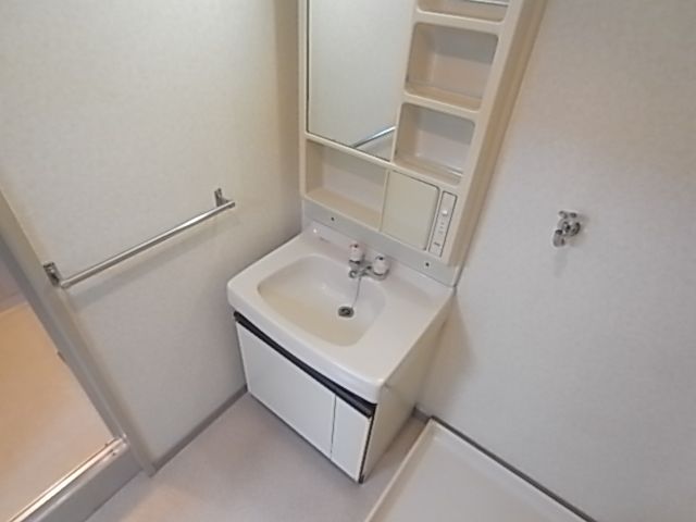 洗面設備　独立洗面台ついてます。