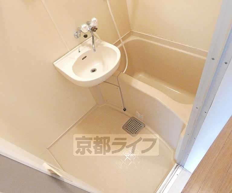 バス・シャワールーム　きれいなお風呂です。