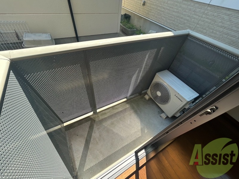 バルコニー　バルコニーがあるため外で洗濯物を干すことが出来ます。