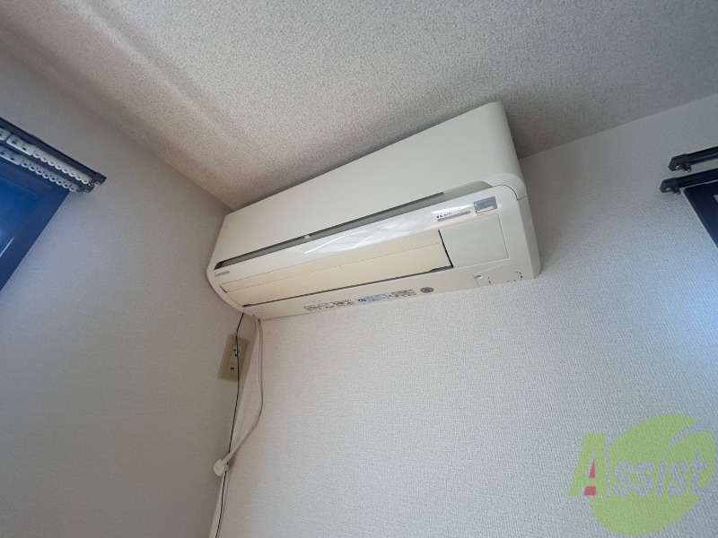 その他設備　冷房・暖房機能付きで年中空調管理ができます。