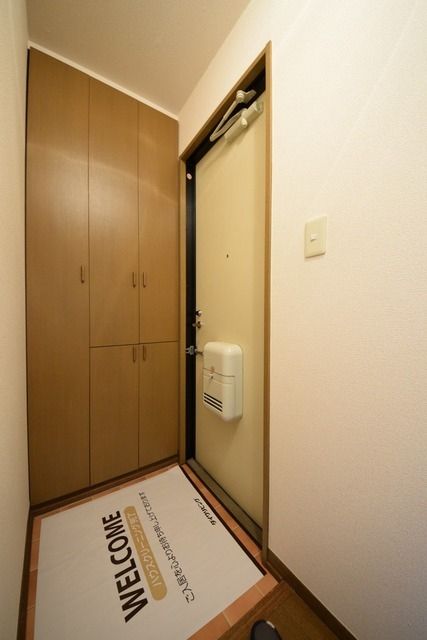 玄関　☆玄関には大型シューズBOX有り☆