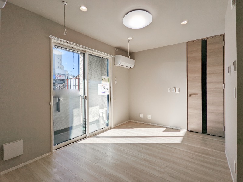 居室・リビング　図面と現状に相違がある場合には現状を優先