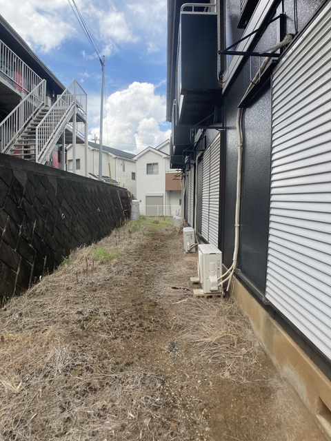 バルコニー　※補修前の参考画像の為、設備等は現況優先。