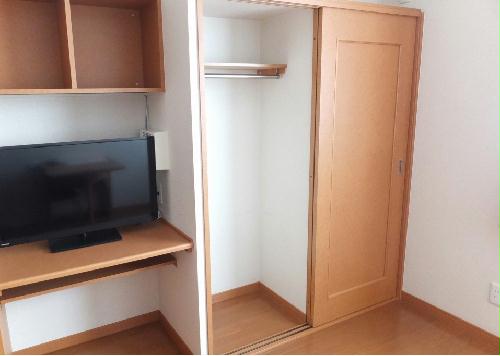 収納　ハンガーパイプ付き