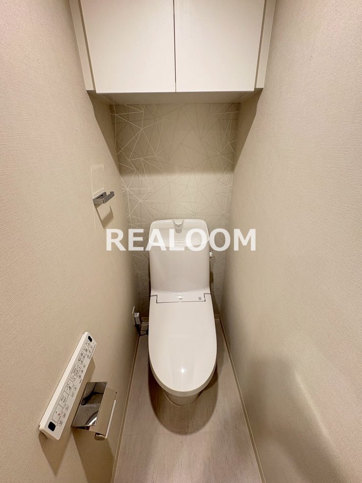 トイレ　写真と現況が異なる場合は現況優先となります。