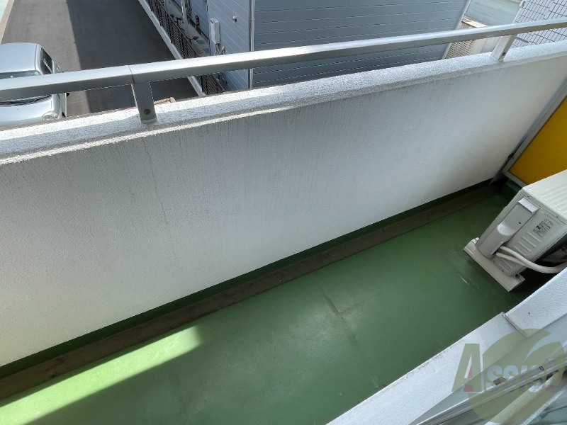 バルコニー　バルコニーは洗濯物を干すスペースがあります。