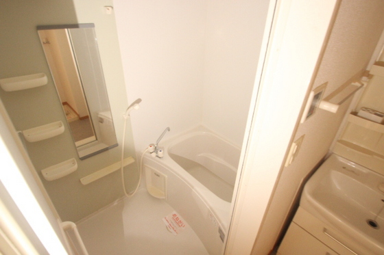 バス・シャワールーム　※別部屋の写真です