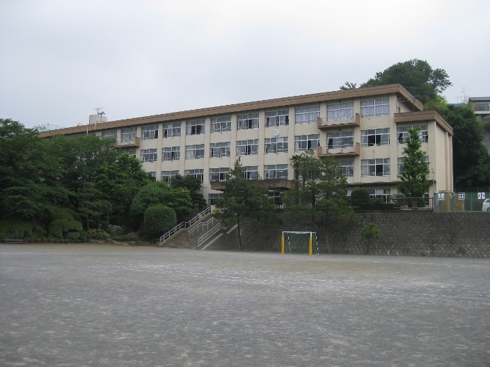 小学校　八王子市立 山田小学校（小学校）まで895m