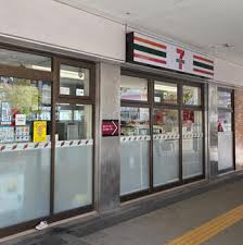 コンビニ　セブンイレブン勝どき駅前店（コンビニ）まで199m