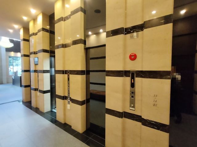 ロビー　エレベーター