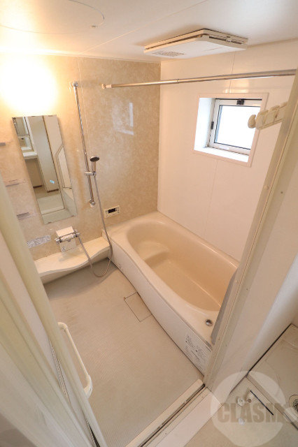 バス・シャワールーム　追い焚き・浴室乾燥機能付き