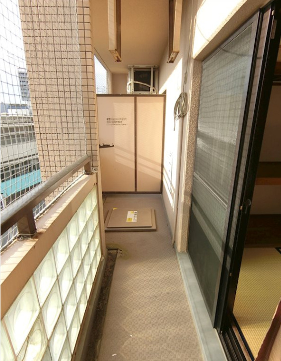 バルコニー　開放的で明るい空間を演出してくれるバルコニーです