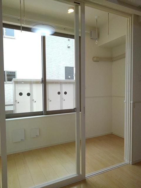 バルコニー　雨の日でも安心のサンルームです