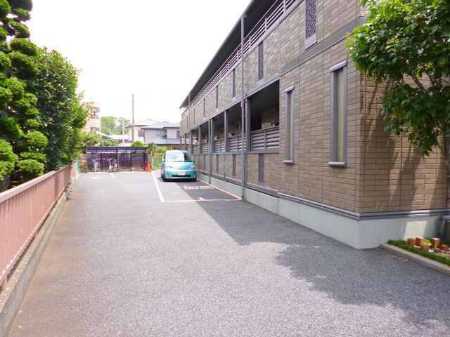 駐車場　敷地内駐車場！奥に駐輪場もございます！