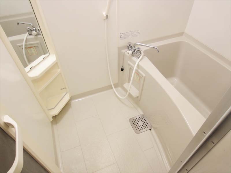 バス・シャワールーム　浴室乾燥機付のバスルーム！