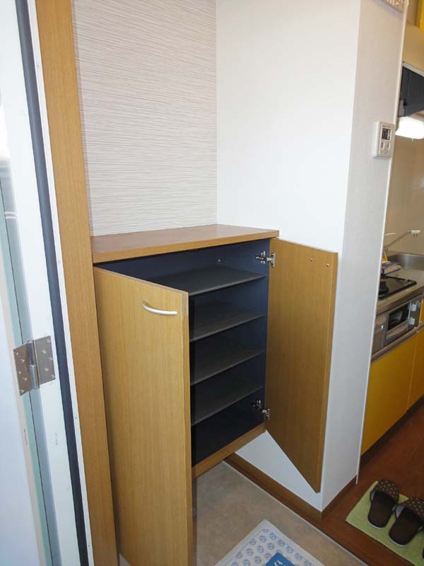 玄関　玄関にシューズボックス完備！