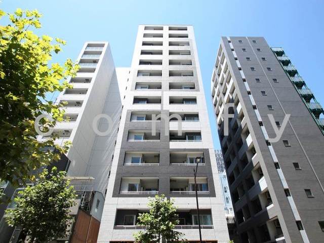 建物外観　タイル貼りの重厚感のある外観