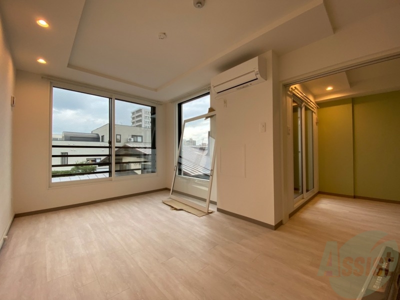 居室・リビング　広くてきれいなリビングです！快適に過ごせそうですね。