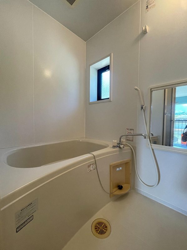 バス・シャワールーム　※同タイプ別居室のお写真です。