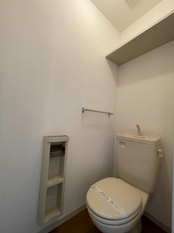 トイレ　※同タイプ別居室のお写真です。