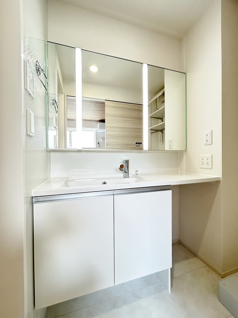 洗面設備　２０２号室の御写真です。