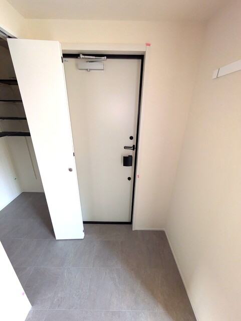 玄関　建築中です