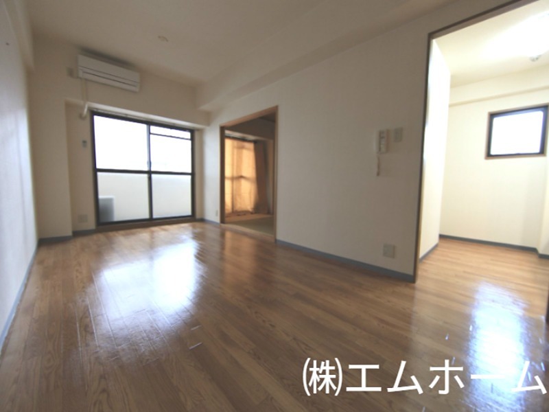 居室・リビング　ＬＤＫ12.5帖　独立したキッチンスペース