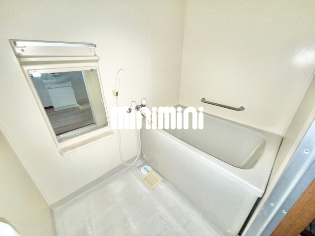バス・シャワールーム　お問い合わせはミニミニ徳重店へ。