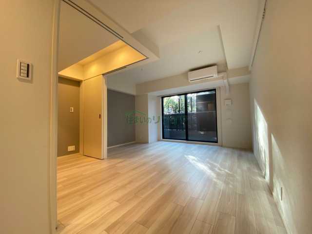 居室・リビング　※参考写真です。似た間取りの別部屋になります。