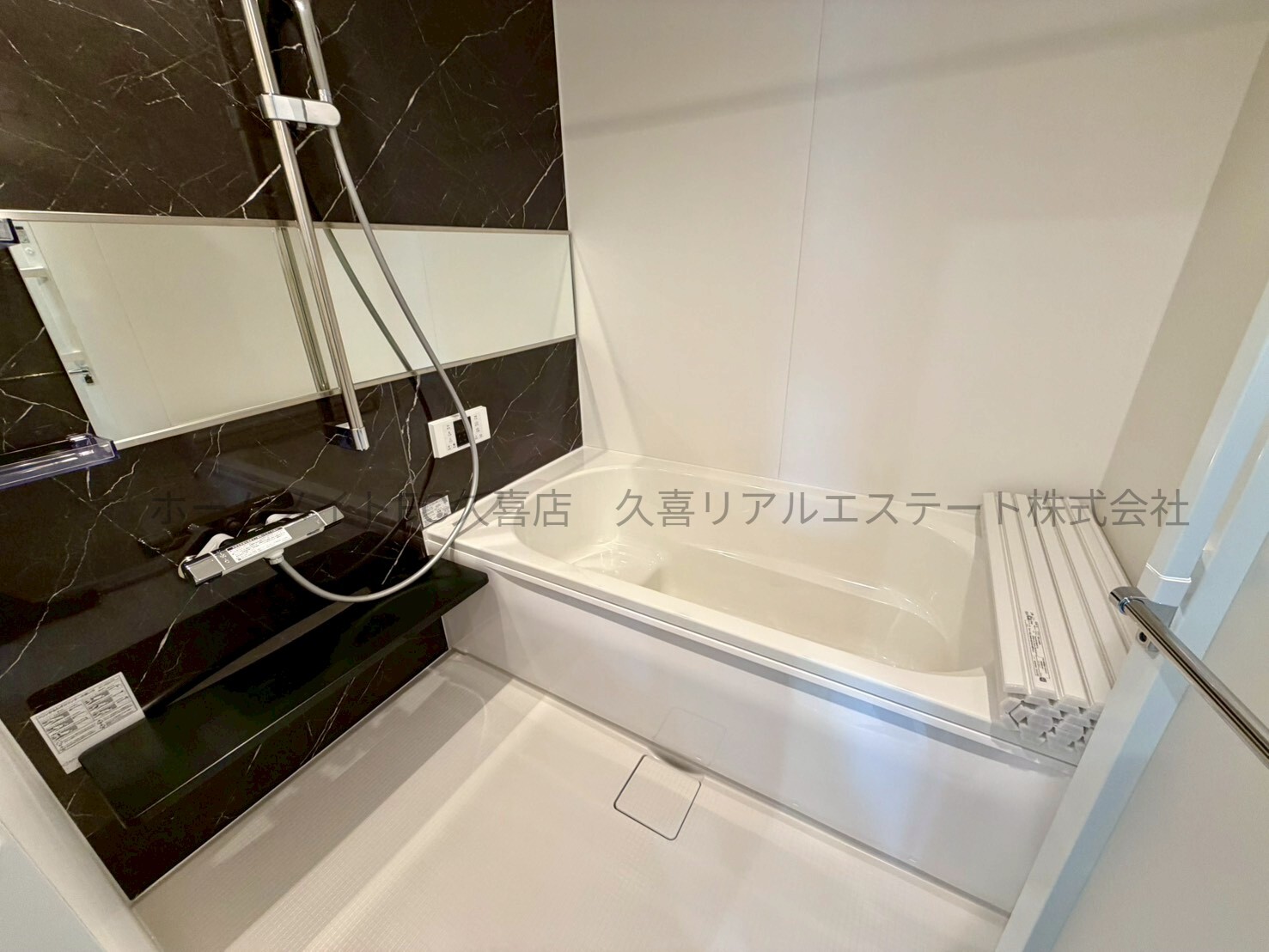 バス・シャワールーム　同施工会社同シリーズ別物件