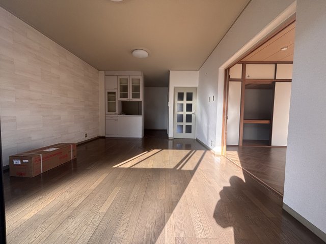 居室・リビング　日当たりが良くて広々としてるので快適にお過ごし頂けます。