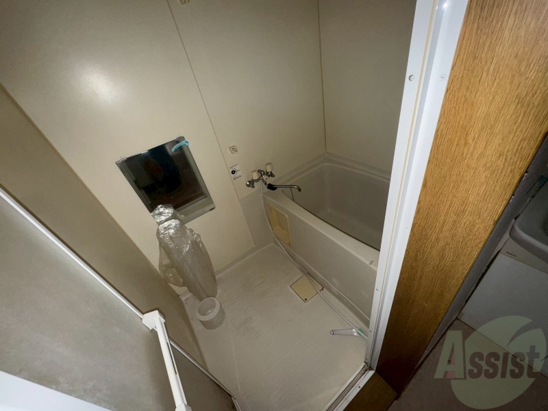 バス・シャワールーム　ユニットバスです。疲れを癒すのに欠かせませんね！