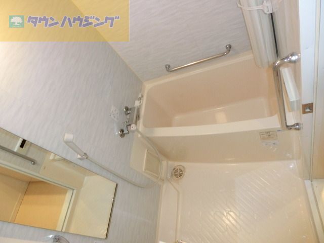 バス・シャワールーム　追い焚き機能付きバス