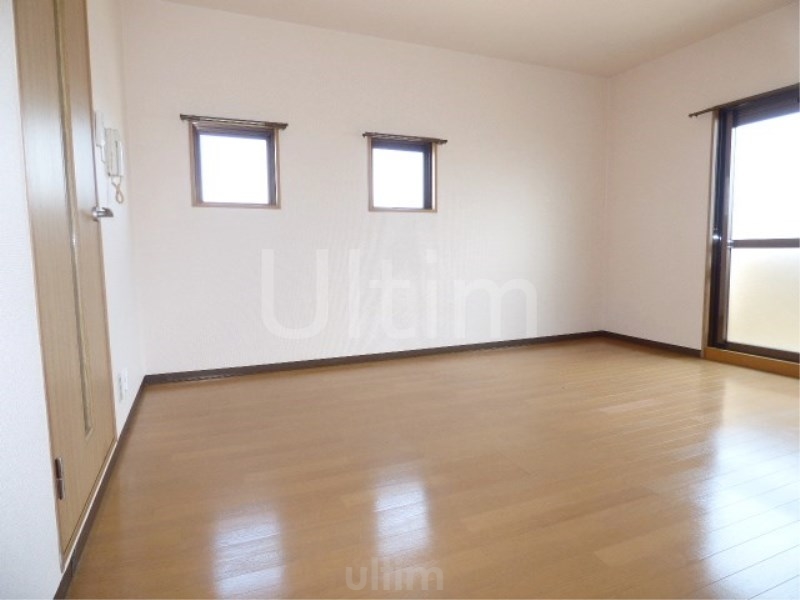 居室・リビング　室内