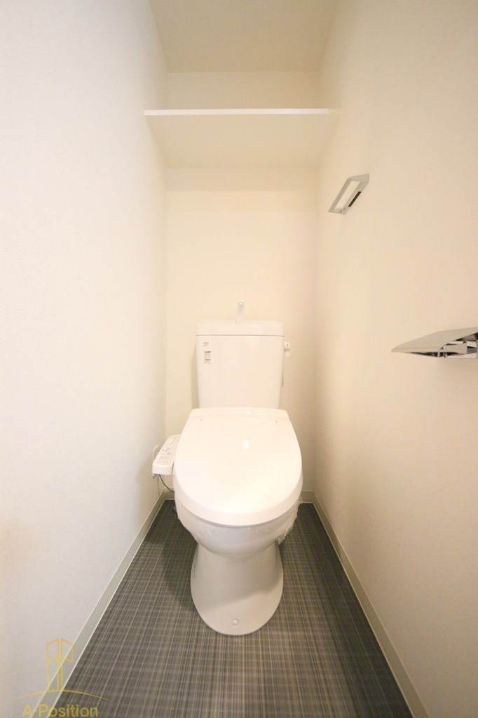 トイレ　プレサンス心斎橋ブライト