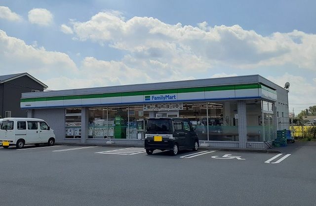 コンビニ　ファミリーマート　大宮西遊馬店（コンビニ）まで400m