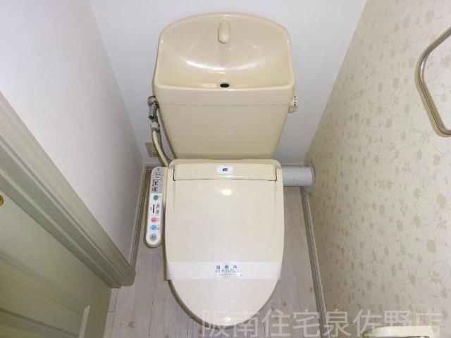 トイレ　温水洗浄機能付き暖房便座