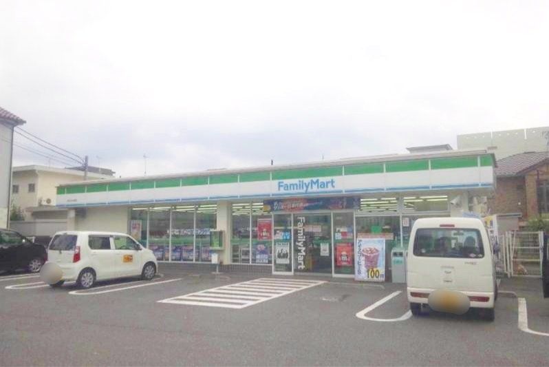 コンビニ　ファミリーマート春日部大場店（コンビニ）まで210m