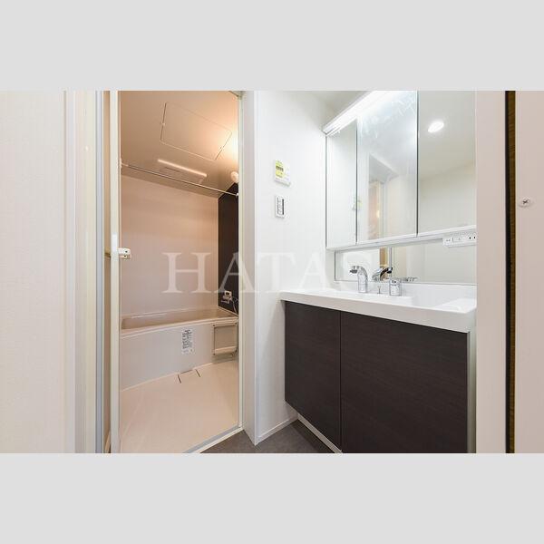 洗面設備　同物件別部屋です