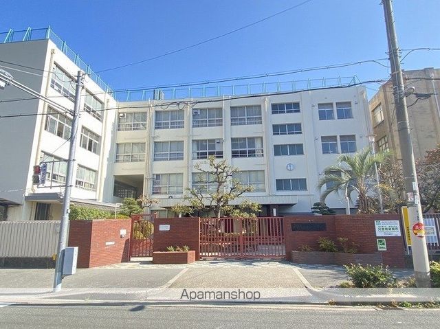 小学校　大阪市立鴫野小学校（小学校）まで582m